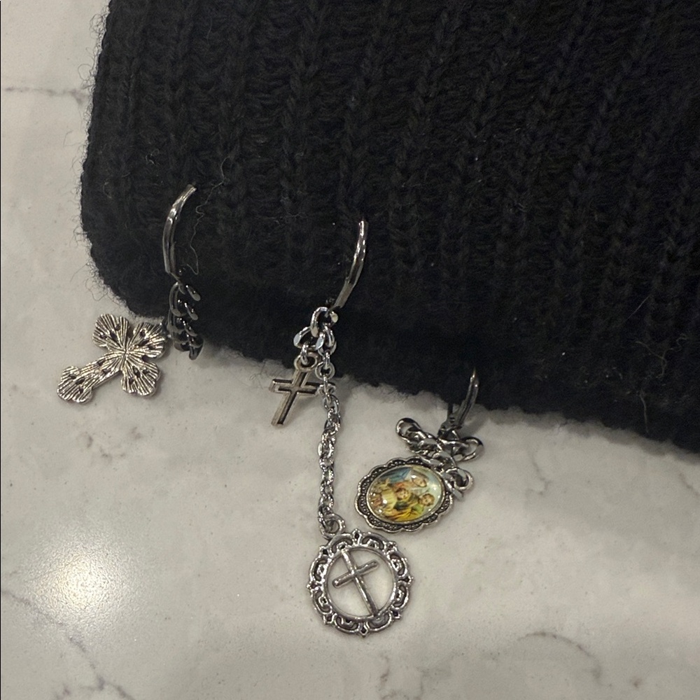 R13 cashmere beanie with chains - Picture 3 of 5